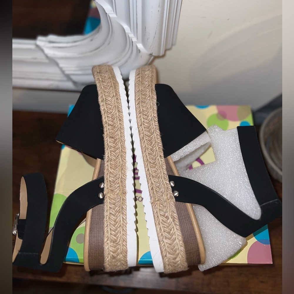 NEW Black Espadrille Sandals - Picture 4 of 4